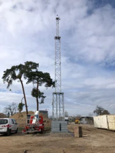20 m Mast zur Montage einer gekauften oder gemieteten Baustellenkamera